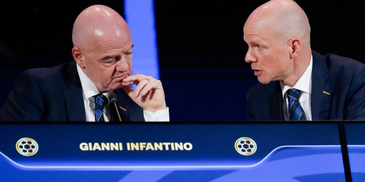 Infantino čelí vzpouře, plán prodeje MS musel stáhnout