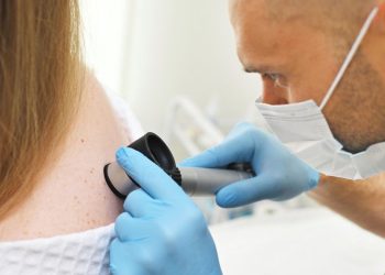 Moderna a Merck hlásí úspěch vakcíny proti melanomu