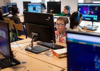 Studie: Děti se učí matematiku lépe, když je AI zpomalí